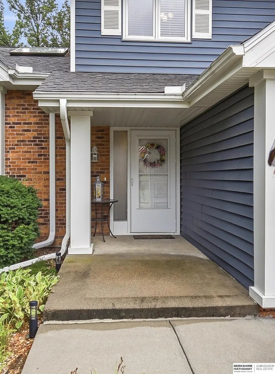 807 Redwood Lane, Papillion, NE 68046 - #2