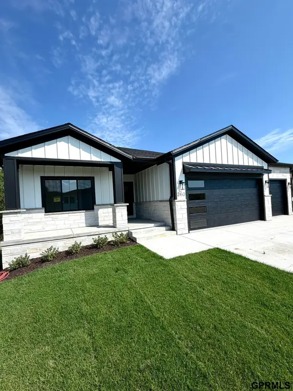 260 S 90th St Street, Lincoln, NE 68520