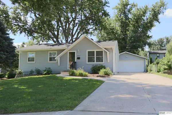 12517 B Street, Omaha, NE 68144
