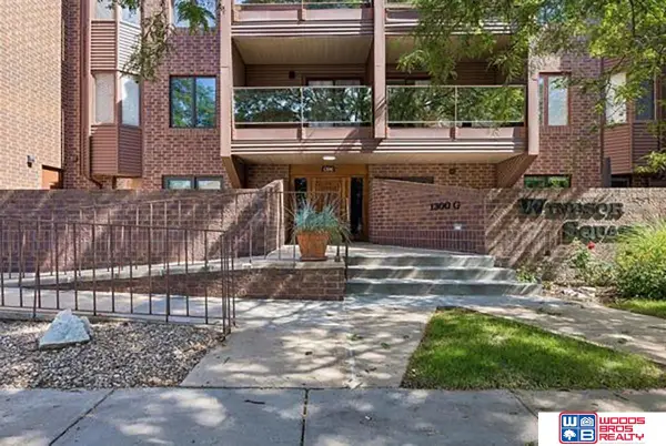 1300 G Street #305E, Lincoln, NE 68508