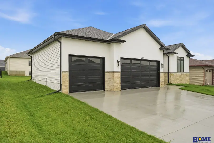 605 N 108th Street, Lincoln, NE 68527 - #3