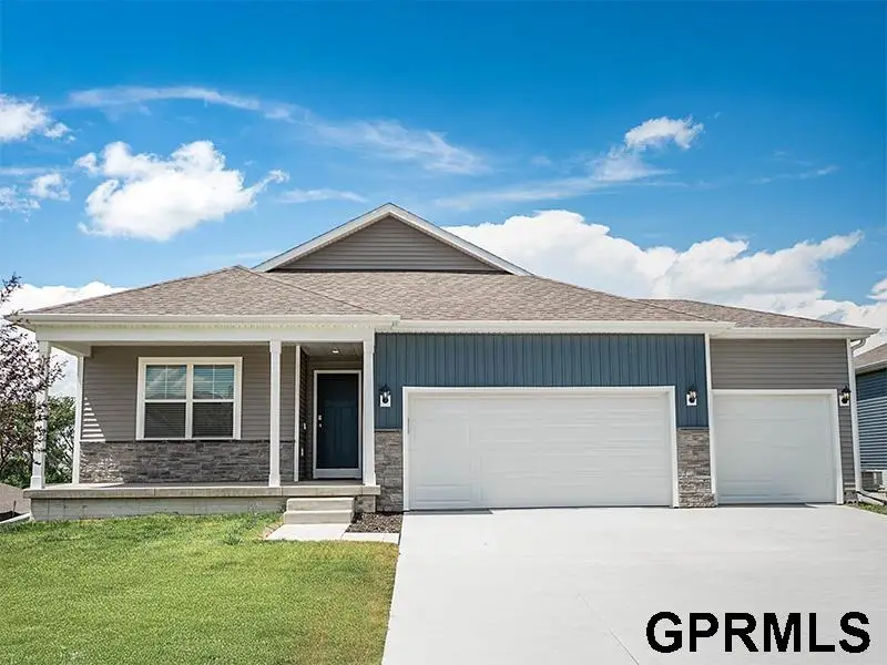 10611 Bearcreek Drive, Papillion, NE 68046 - #1