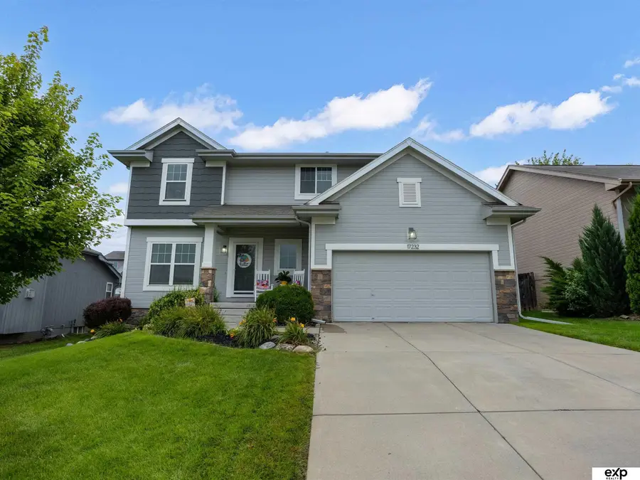 17232 Palisades Drive, Omaha, NE 68136 - #2