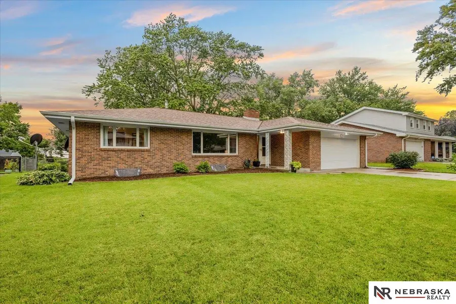 731 Driftwood Drive, Lincoln, NE 68510 - #2