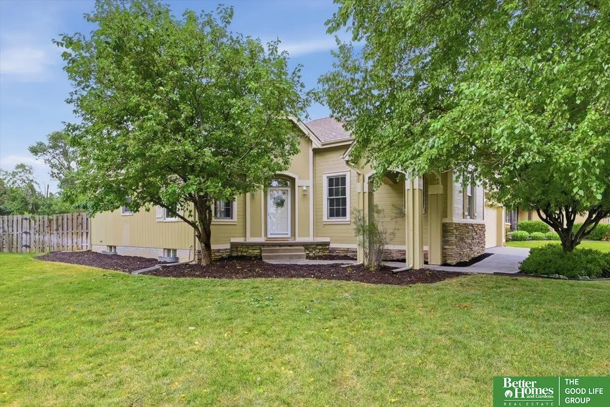9816 S 28th Avenue Circle, Bellevue, NE 68123 - #1