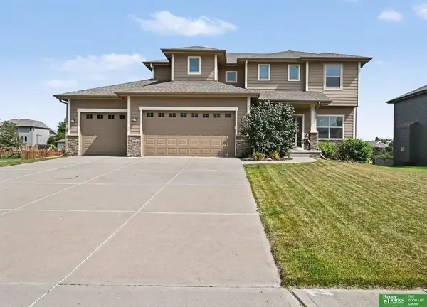 1410 Hardwood Drive, Papillion, NE 68046