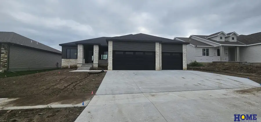 9011 Castle Pine Drive, Lincoln, NE 68516 - #2