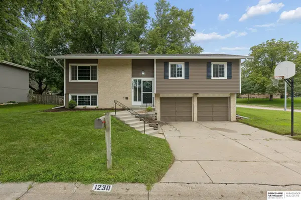 1230 N 146th Plaza, Omaha, NE 68154