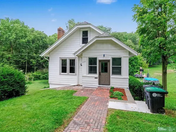 3220 S 3 Street, Omaha, NE 68108