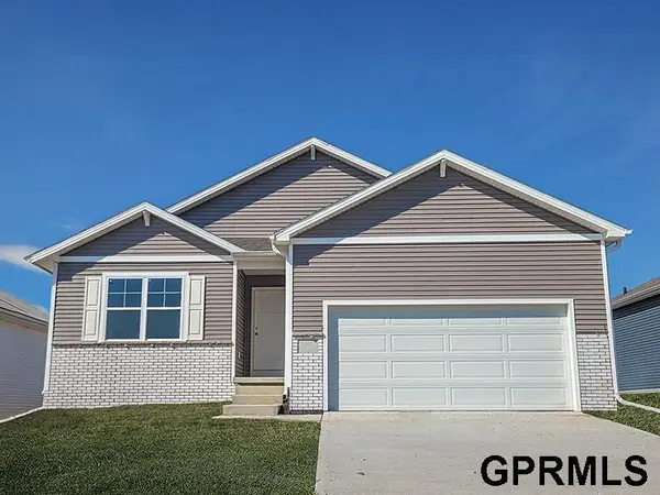 8510 N 163 Street, Bennington, NE 68007