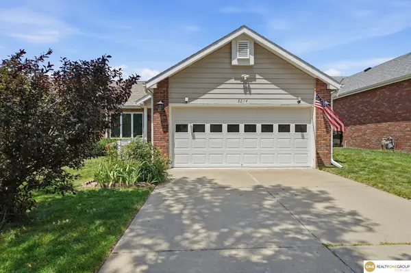 8214 Karl Ridge Road, Lincoln, NE 68506