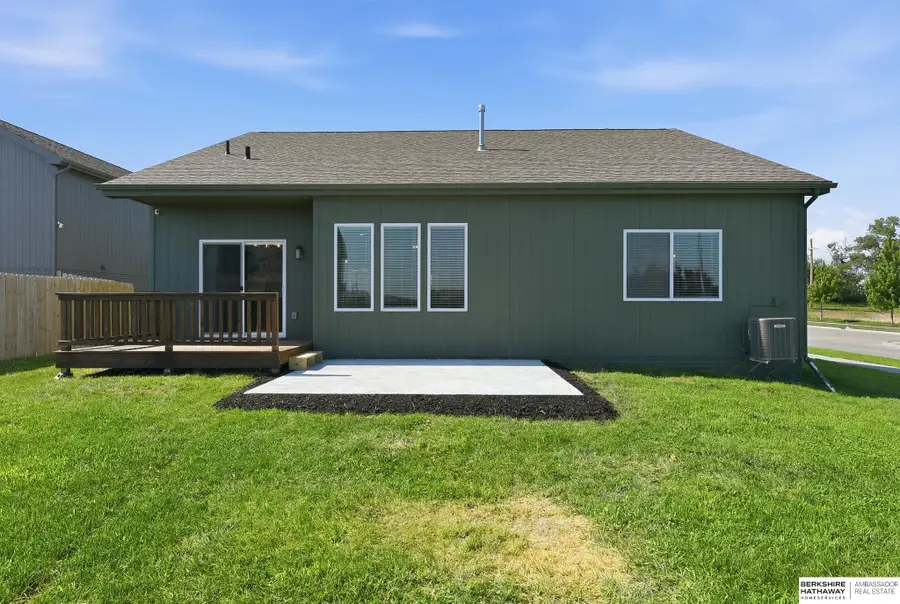21214 Polk Street, Elkhorn, NE 68022 - #3