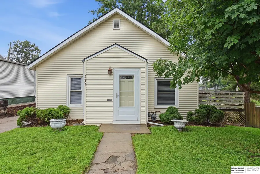 5609 Walnut Street, Omaha, NE 68106 - #2
