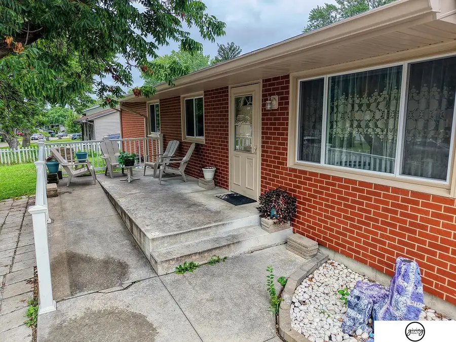 5140 Grassridge Road, Lincoln, NE 68512 - #2