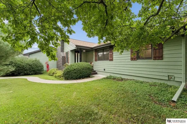 445 S 85th Street, Omaha, NE 68114