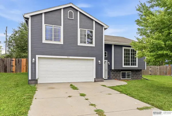 7511 N 73 Circle, Omaha, NE 68122