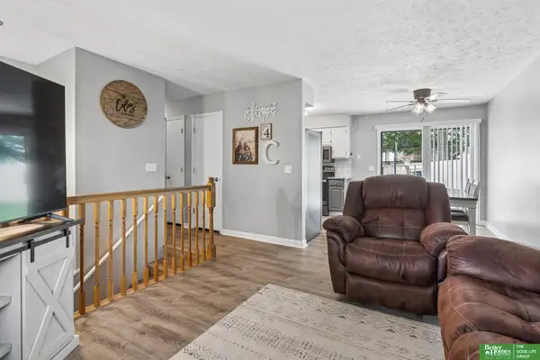 13902 Barretts Circle, Omaha, NE 68138