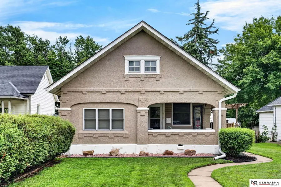 3919 S 36th Street, Omaha, NE 68107 - #3