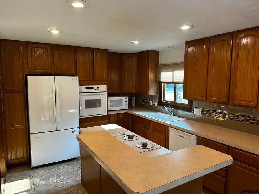 3726 Burr Oak Avenue, Bellevue, NE 68123 - #2