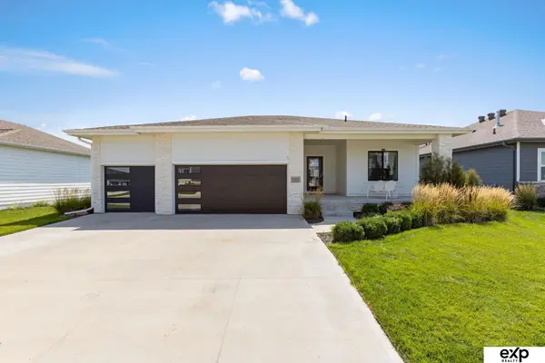 4603 Lawnwood Drive, Papillion, NE 68133
