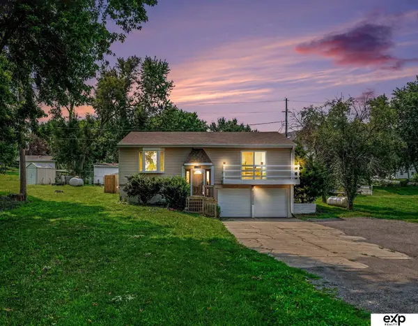 11193 S Lakeshore Drive, Blair, NE 68008
