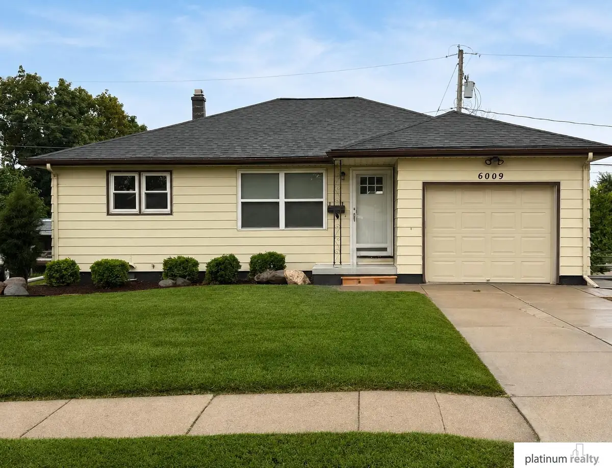 6009 Oak Street, Omaha, NE 68106 - #1