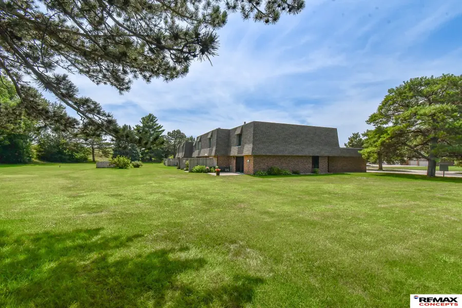 3400 Neerpark Drive, Lincoln, NE 68506 - #3