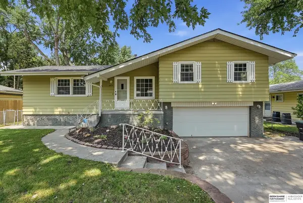 9478 Wirt Street, Omaha, NE 68134