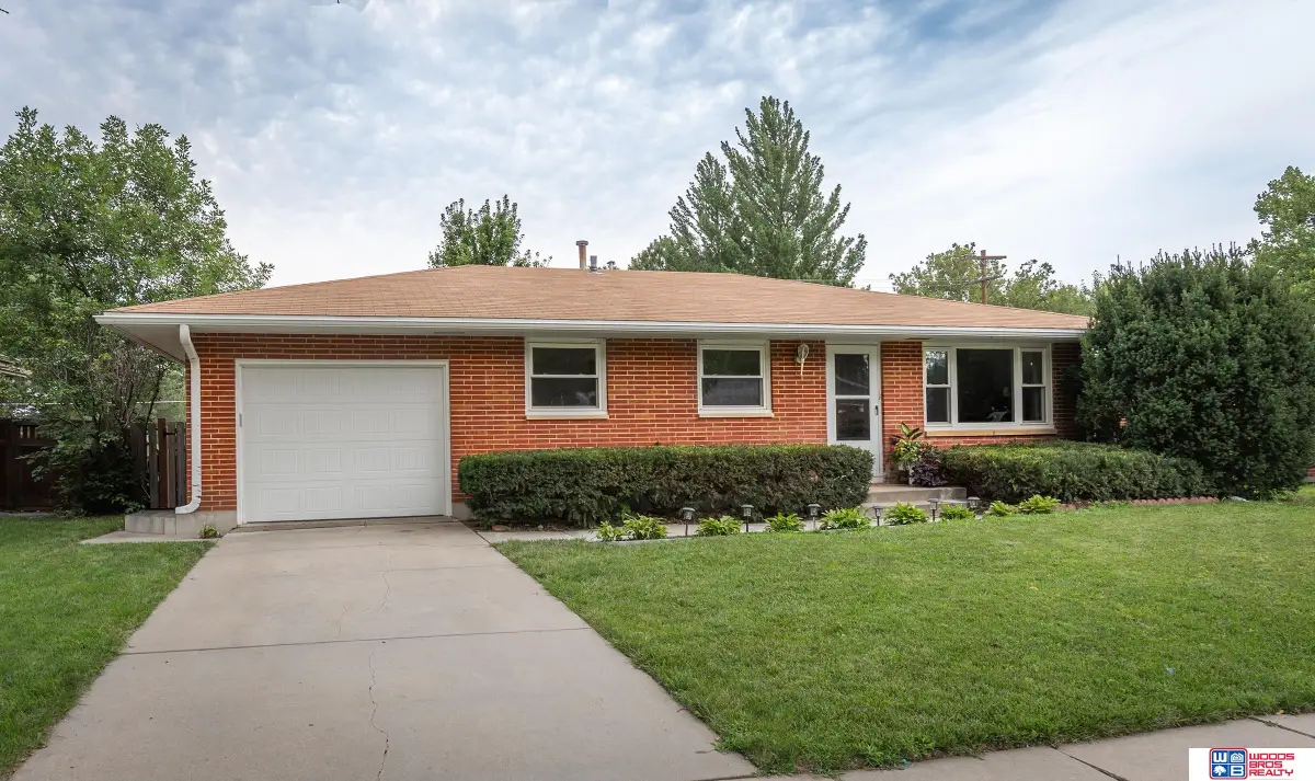 7330 S Wedgewood Drive, Lincoln, NE 68510 - #1