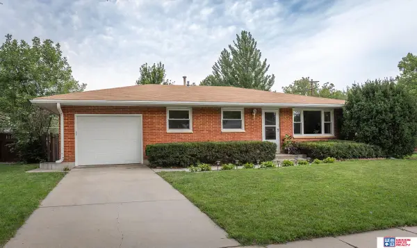 7330 S Wedgewood Drive, Lincoln, NE 68510