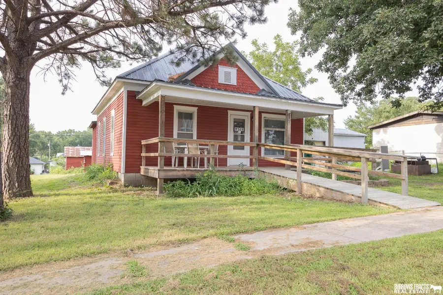 528 9th Street, Pawnee City, NE 68420 - #2