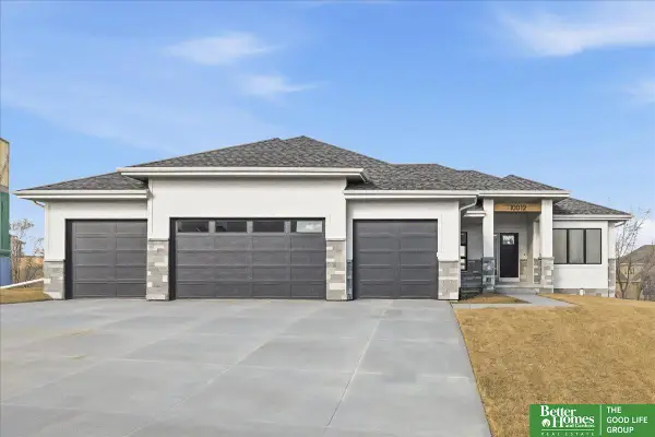 5626 N 213th Street, Elkhorn, NE 68022