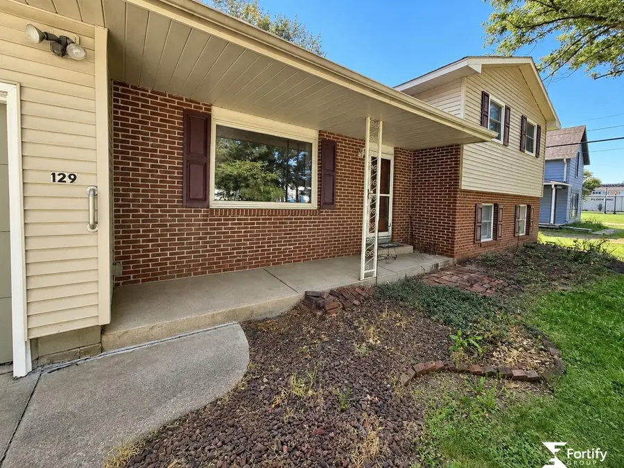 129 N 11th Street, Geneva, NE 68361 - #2