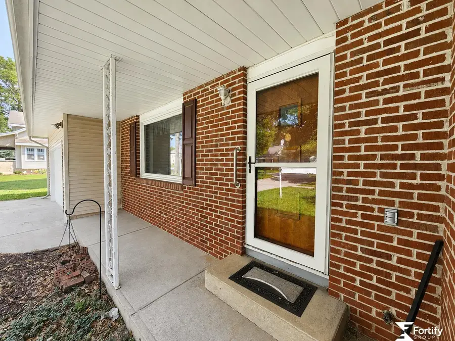 129 N 11th Street, Geneva, NE 68361 - #3