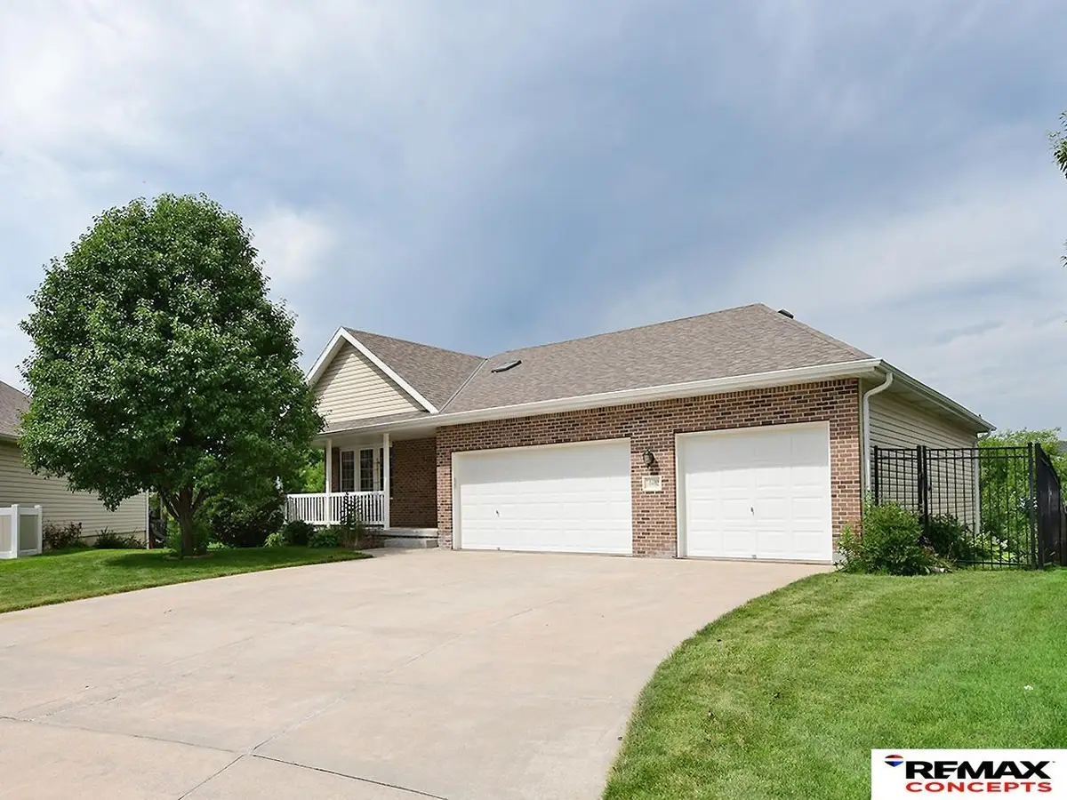 10402 N 150th Street, Bennington, NE 68007 - #1