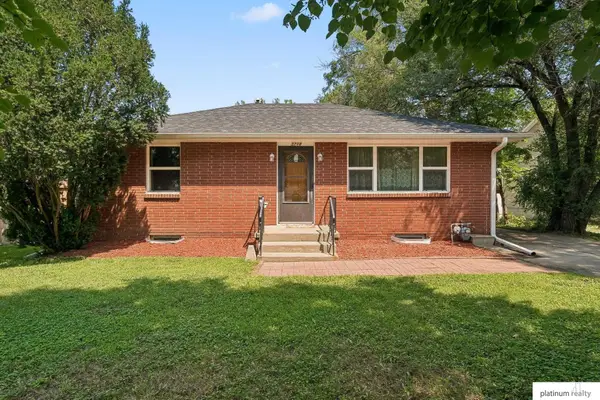 3718 J Street, Lincoln, NE 68510
