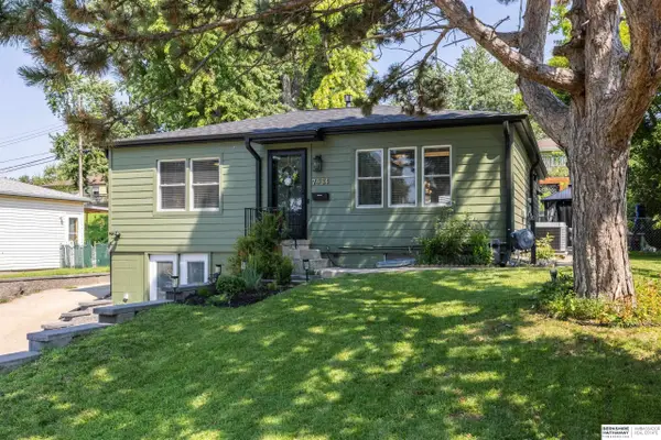 7434 Joseph Avenue, La Vista, NE 68128