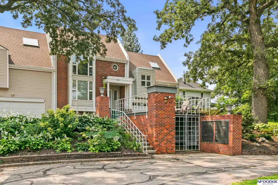 3621 Leavenworth Court, Omaha, NE 68105 - #2