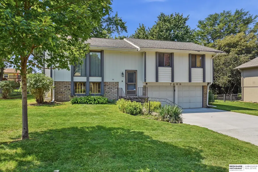 7609 Emiline Street, La Vista, NE 68128 - #2