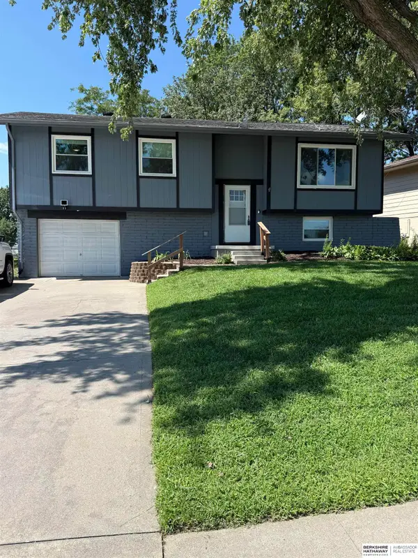 6312 S 142nd Street, Omaha, NE 68137