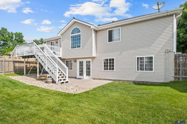 8011 Creek View Court, Lincoln, NE 68516