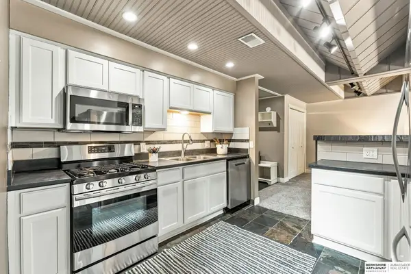 101 N 69 Street #15, Omaha, NE 68132
