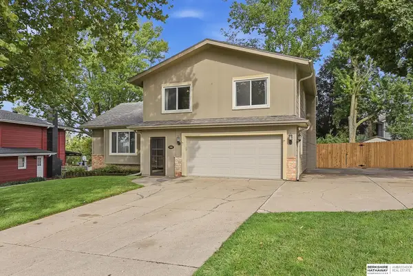 906 Brenton Avenue, Bellevue, NE 68005