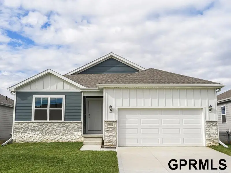 5525 N 186th Avenue, Elkhorn, NE 68022 - #1