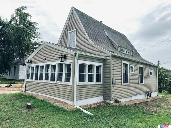 714 9th Street, Fairbury, NE 68352