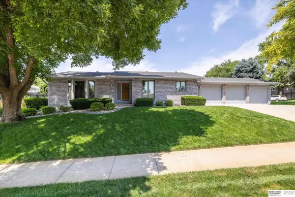 15664 N 2nd Street, Bennington, NE 68007