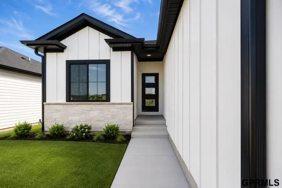 10527 Wayborough Lane, Lincoln, NE 68527 - #2