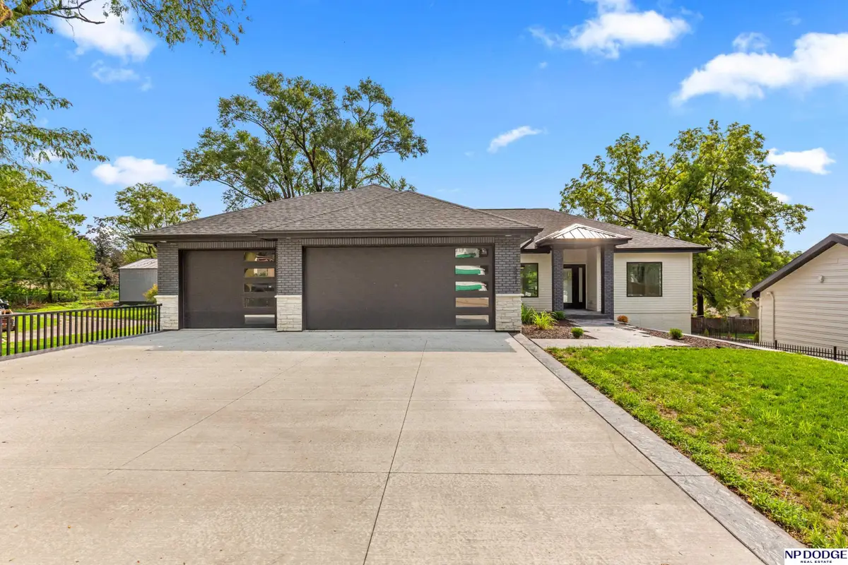 5841 S 48th Avenue, Omaha, NE 68117 - #1