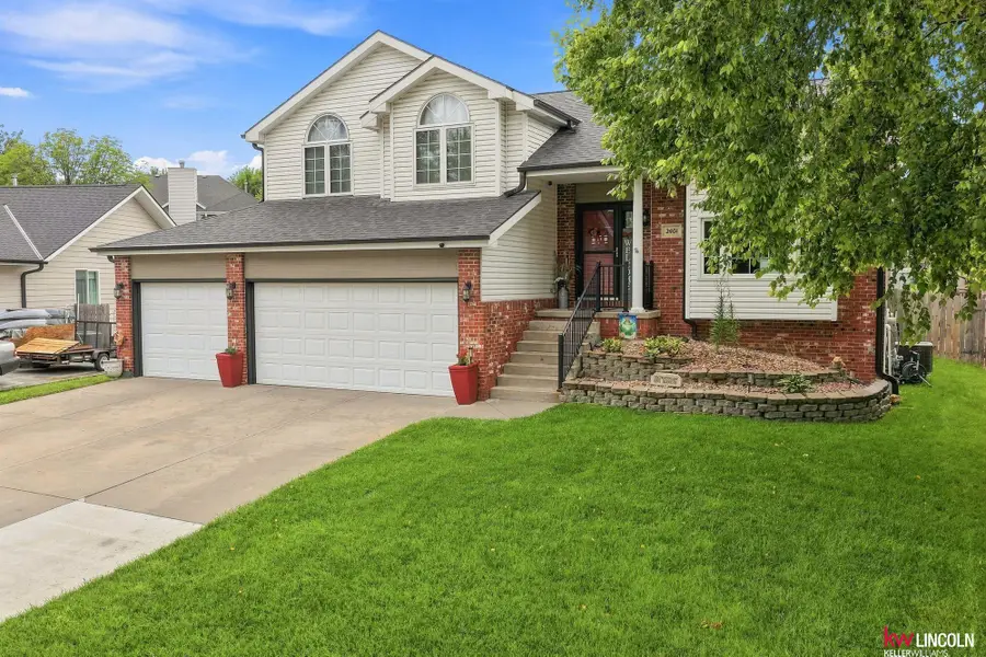 2401 Nancy Drive, Lincoln, NE 68507 - #2