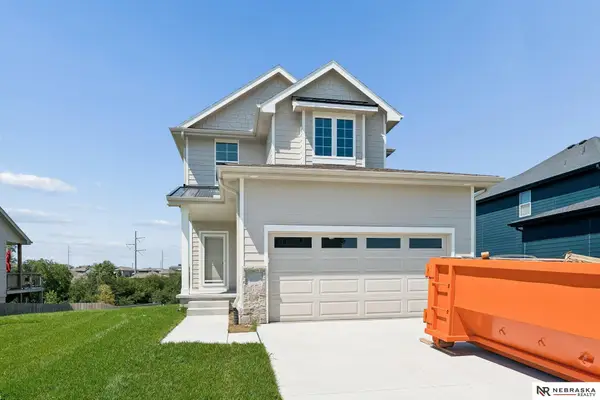 11114 Portage Drive, Papillion, NE 68046
